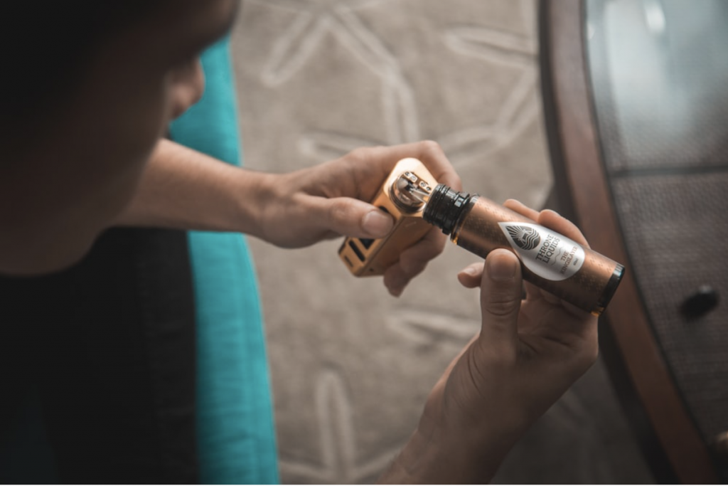 e liquid picture e liquid dropper picture